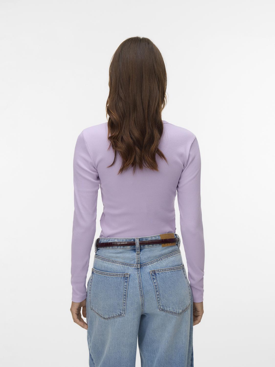 model_shot-back